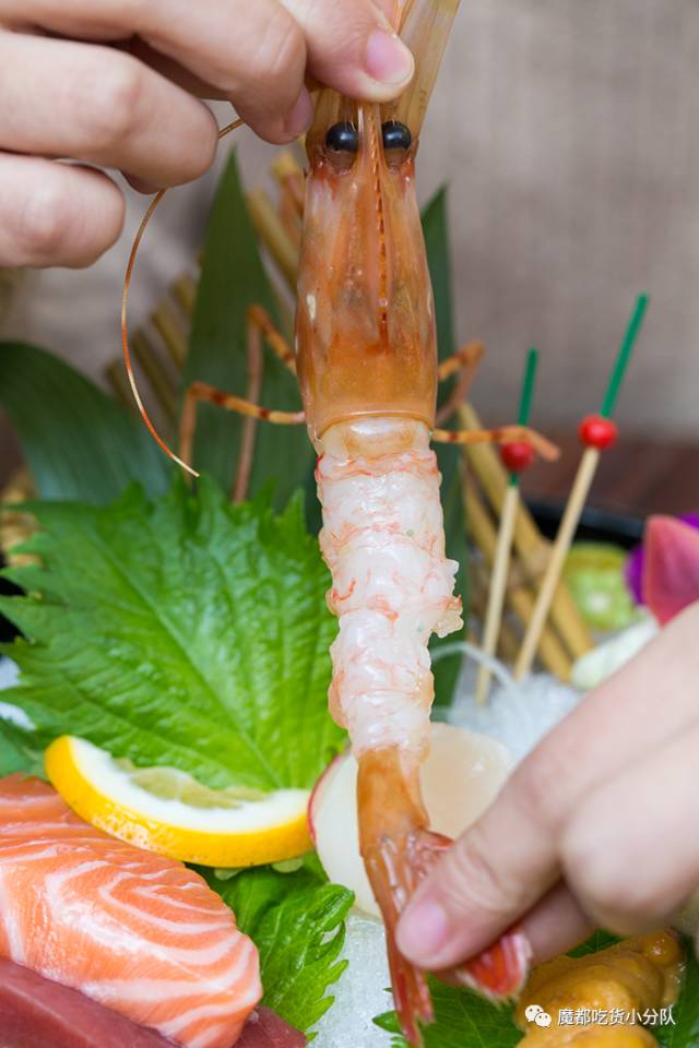 日本铁路公司直营的日料店，会隐身