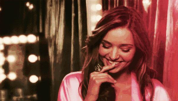 你身上有她的香水味英文版,你身上有她的香水味吗歌词