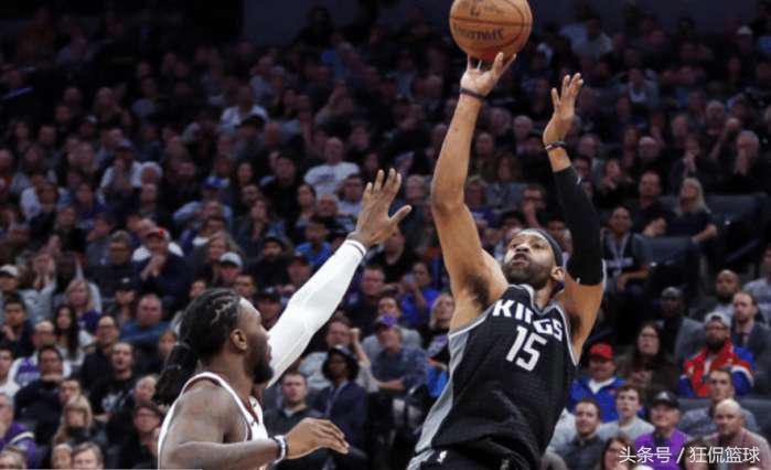 41岁的卡特站在那里，看到骑士的防守都是自己60岁的模样