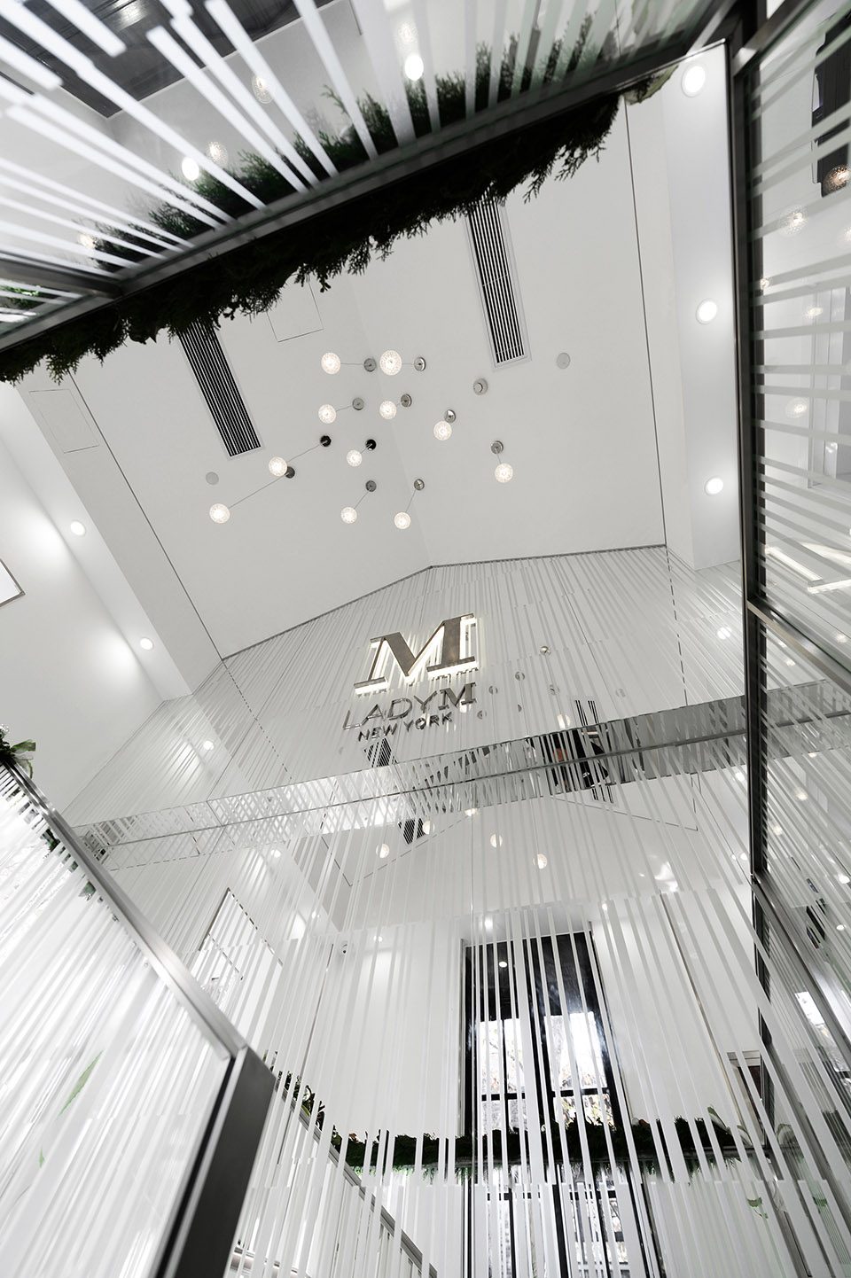 lady m 巧克力棋盘6寸多少钱 (lady m新天地门店是哪个市的)