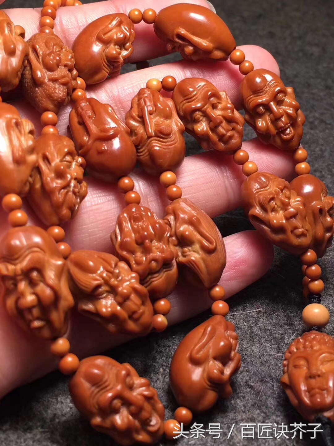 镂空雕的橄榄核雕怎么盘玩视频,娜姐说文玩全集