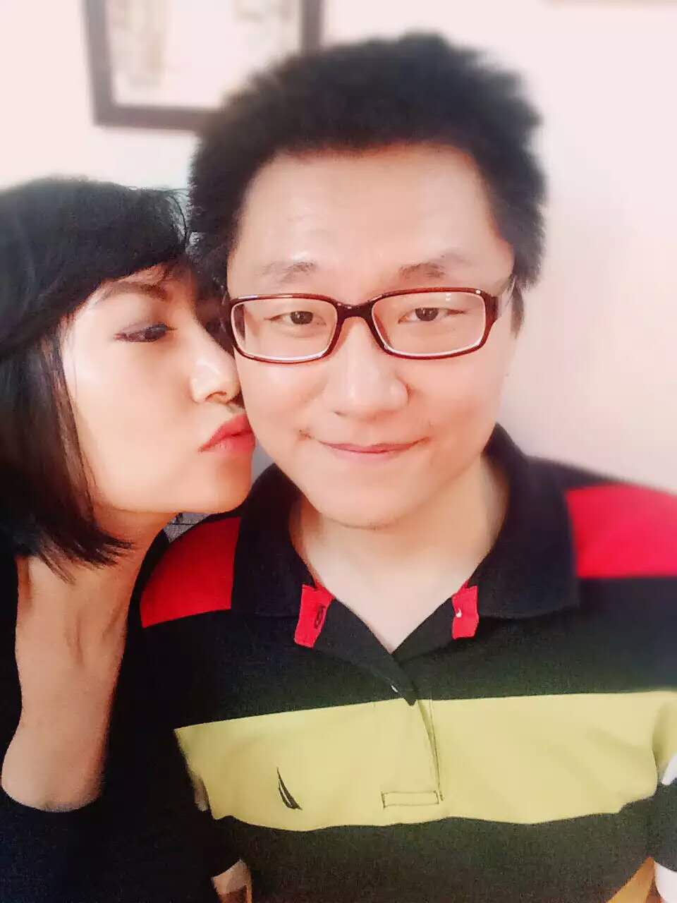 在爱人臂弯先行，窗外小雨滴滴答答，最后的日子也能如此精彩