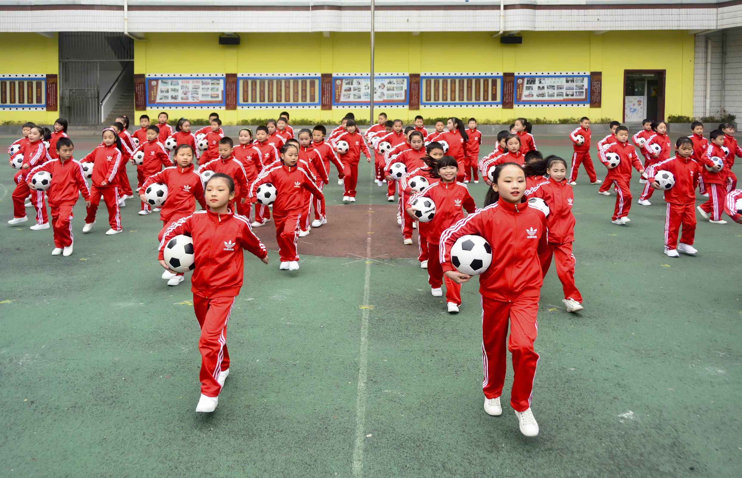红山区第17小学足球啦啦操,三小校运会啦啦操