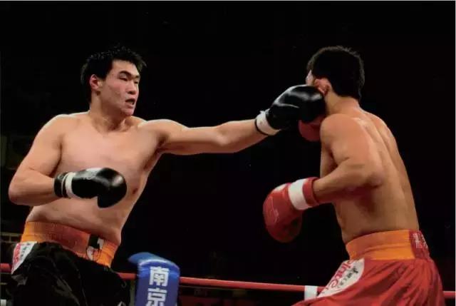 杨晓靖步法,散打杨晓靖个人简介