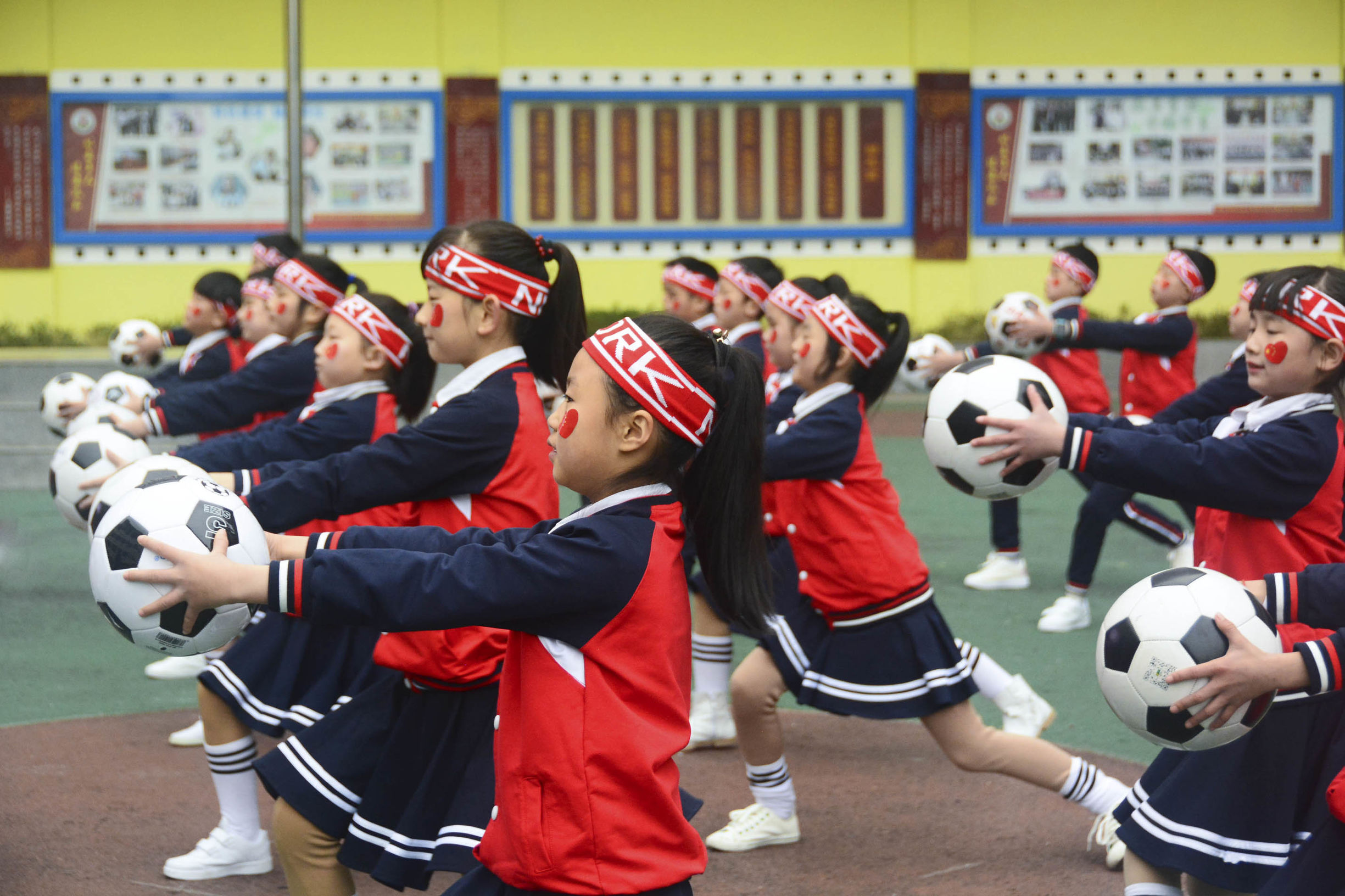 三小校运会啦啦操,巴中市巴州区三小足球操