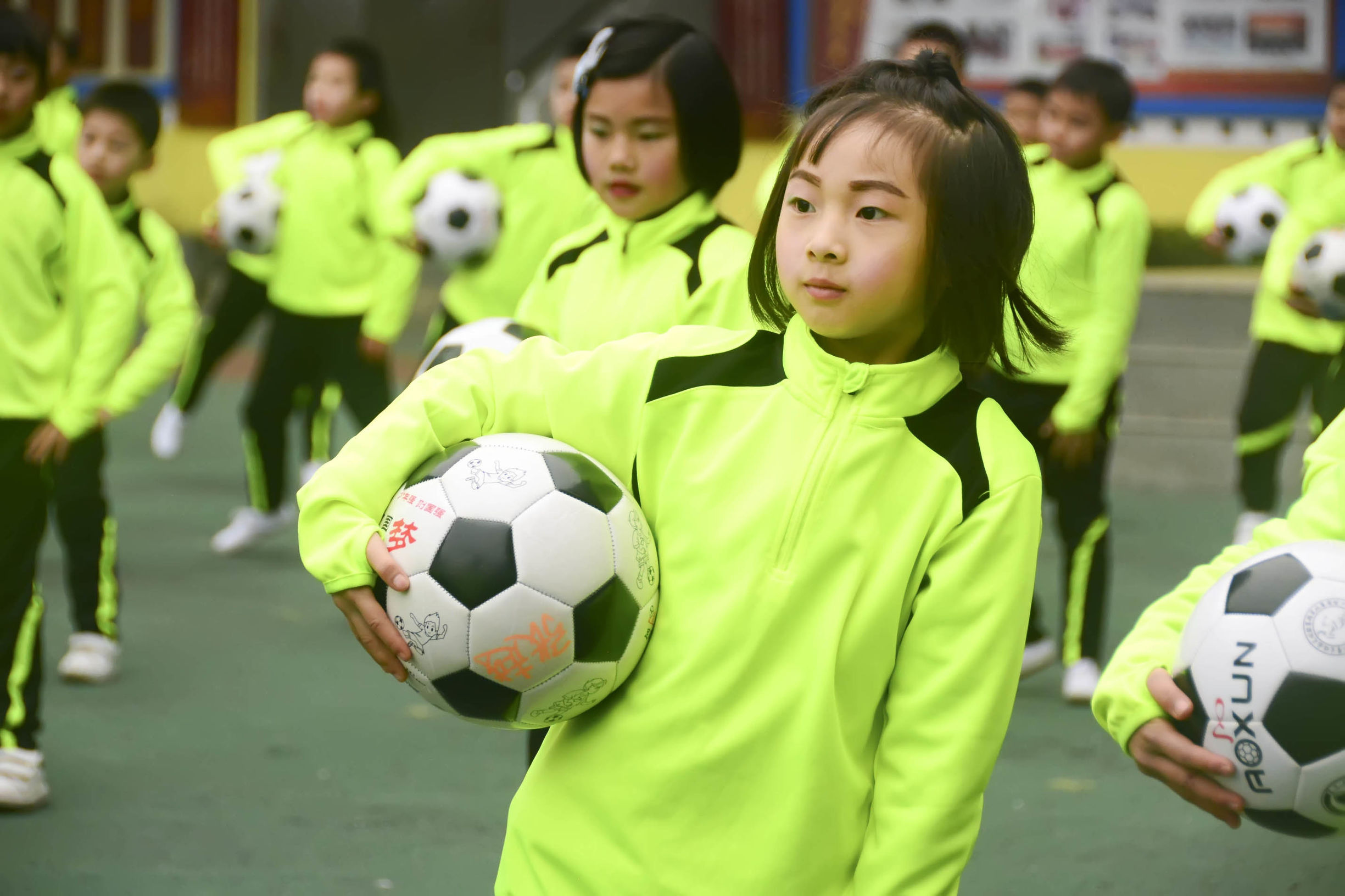 红山区第17小学足球啦啦操,三小校运会啦啦操