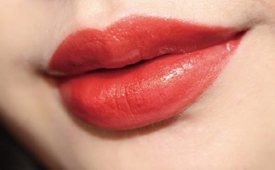 平价口红秋冬红棕色,平价唇膏口红黄黑皮试色