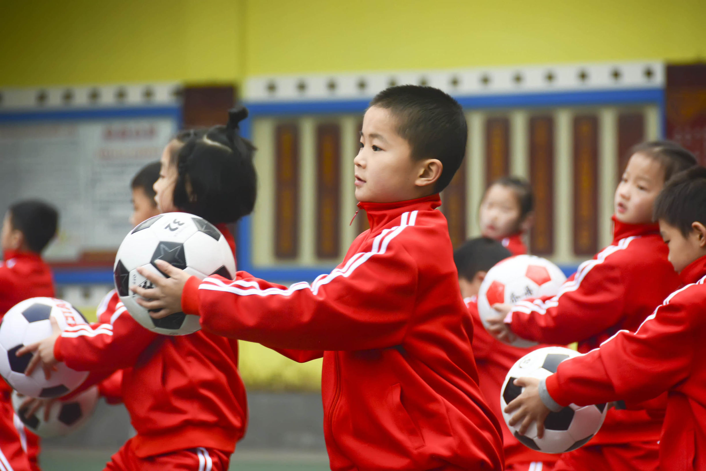 三小校运会啦啦操,巴中市巴州区三小足球操