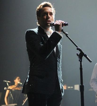 angelababy跨年歌曲跑调,angelababy杨幂晚会