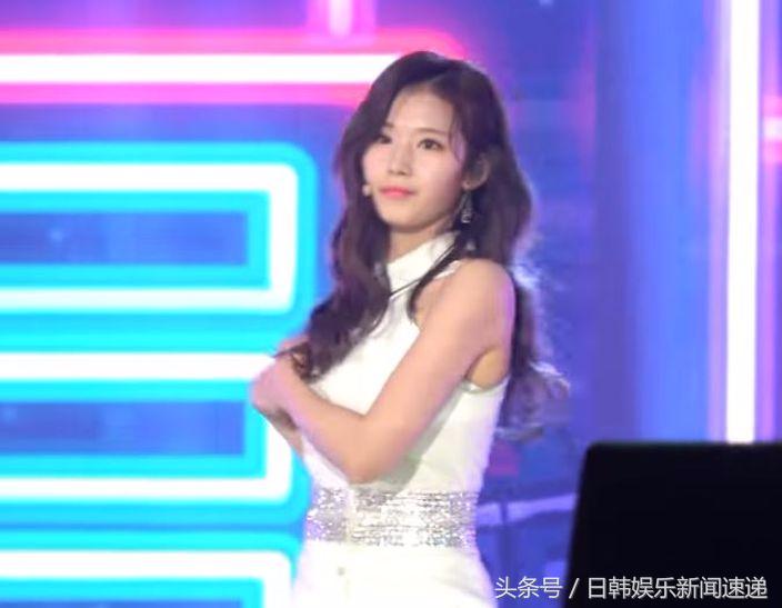 头上蝴蝶结不合作TWICESana妙招一秒解决