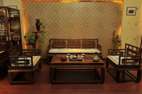 真皮沙发软的好还是硬的好,沙发到底选择皮的好还是布的好