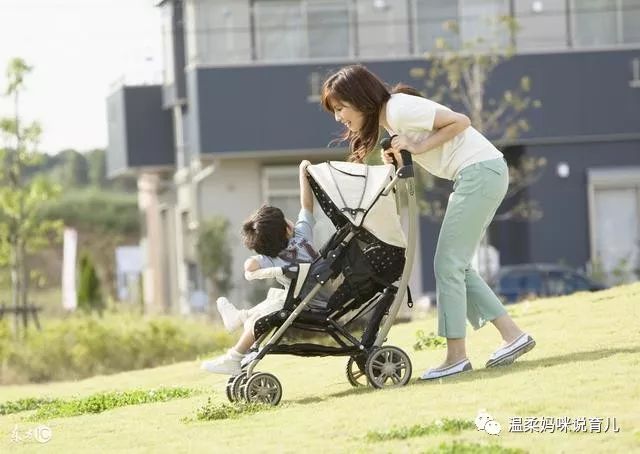 小孩一坐车就犯困什么原因,宝宝一坐车就睡觉是怎么回事