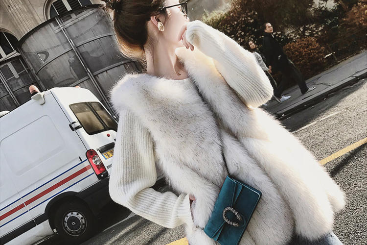 一件马甲就能穿出时髦感你喜欢吗 (现在超有型的马甲时尚百搭)