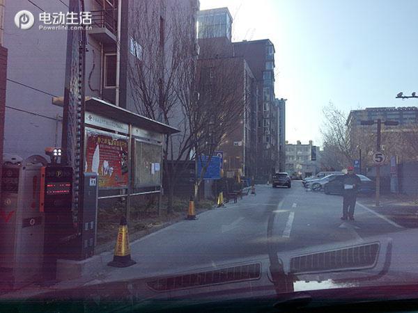 军都山滑雪场地铁站,军都山滑雪场有充电桩么