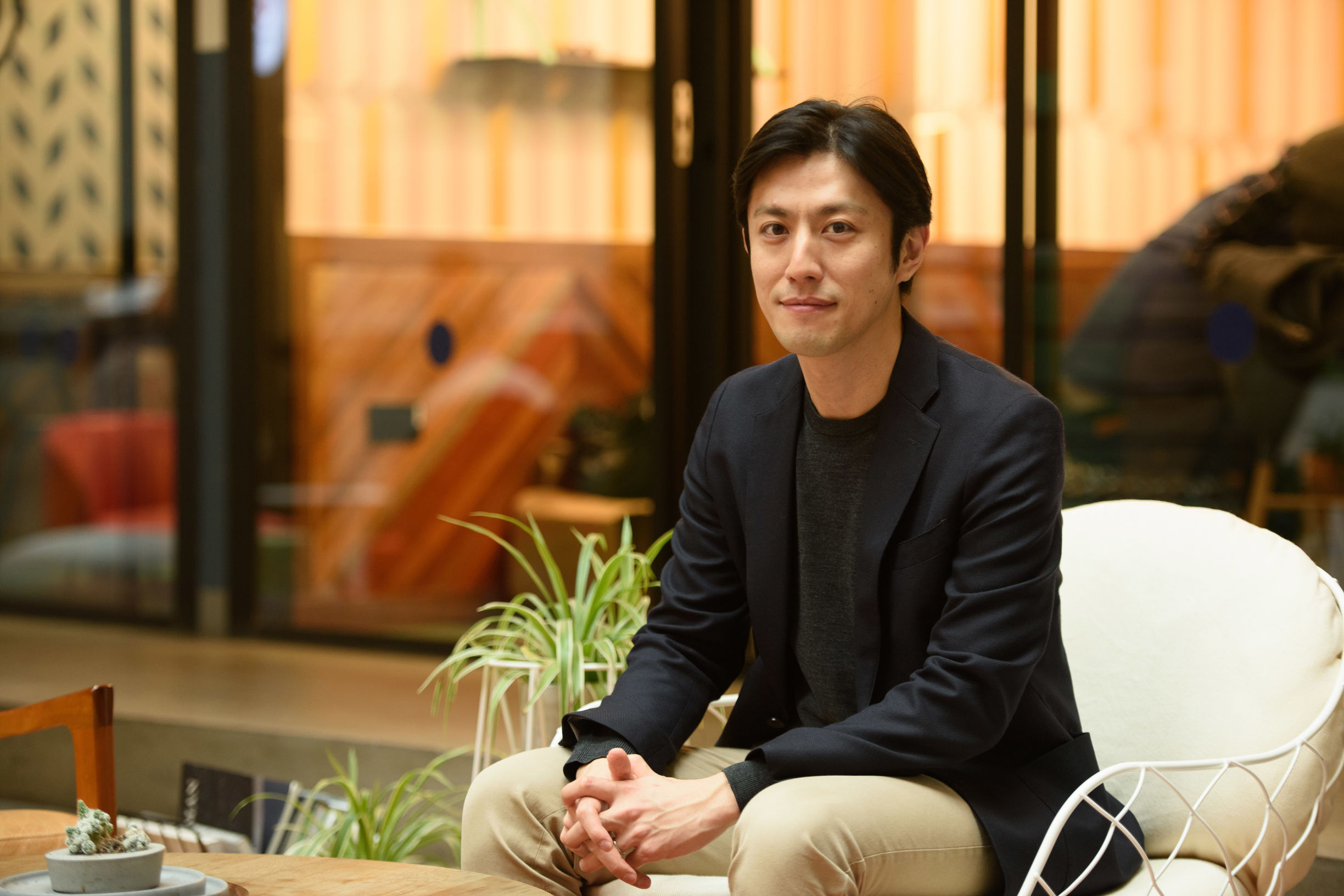 这个叫ChitokuTOSU外国人不但有颜值而且喜欢带娃泡美术馆