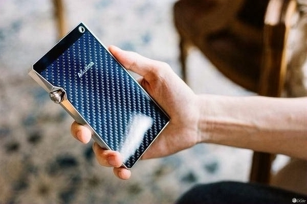 设备总价值超过80万，快来周六来发烧耳机俱乐部沙龙