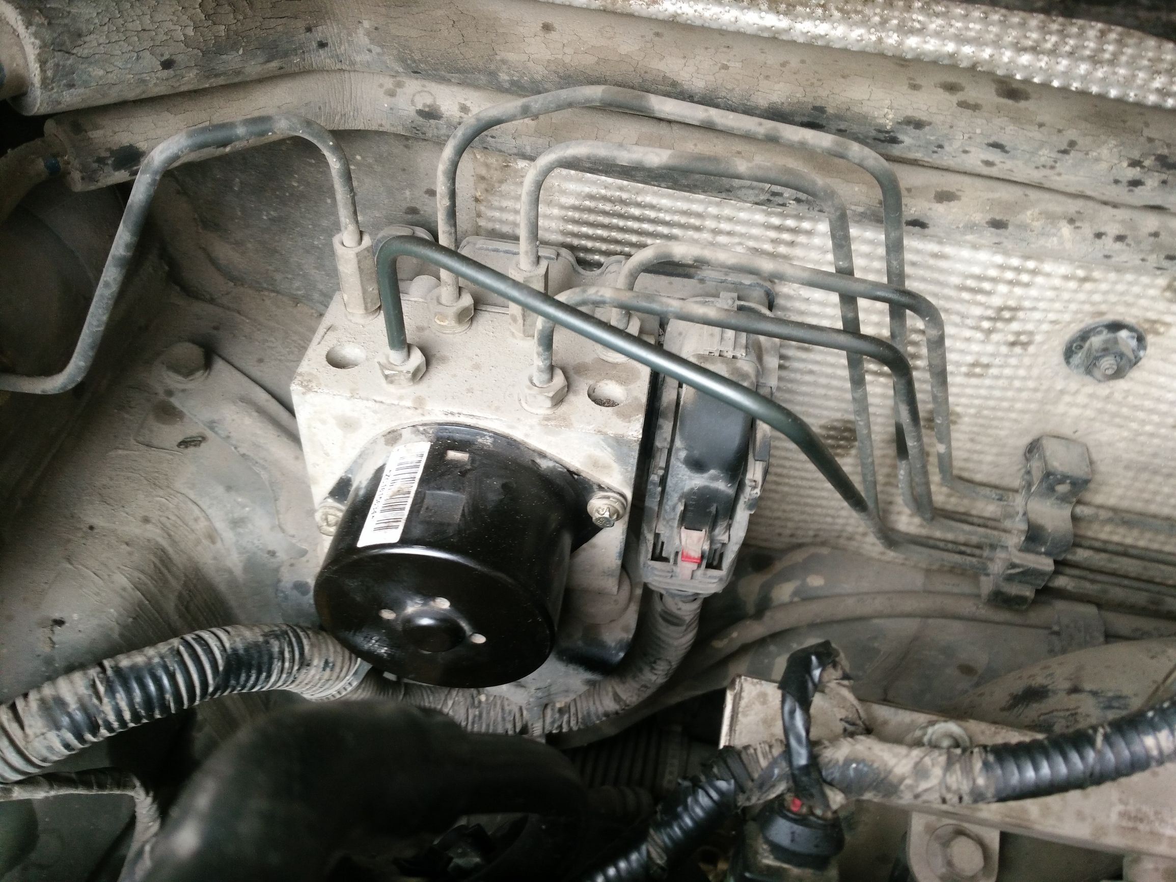 刹车失灵多踩几下就好了什么原因,刹车突然失灵了该如何制动