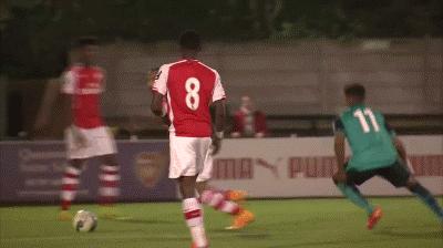 现役足球右边锋十大球星,足坛史上十大右边锋排名