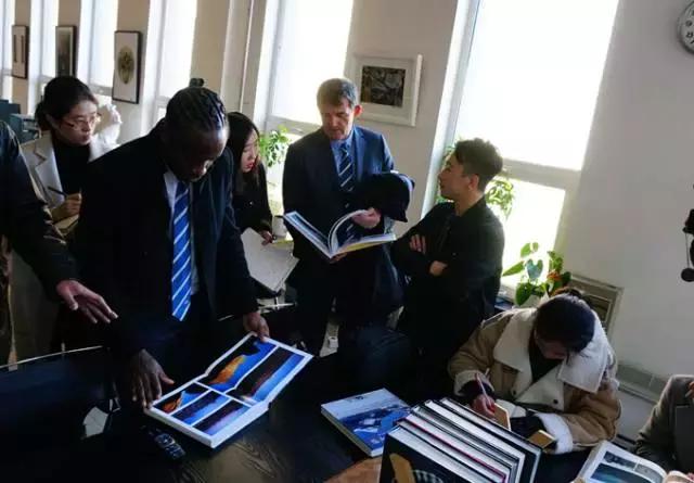 “足球竞技，相拥绿岛”——法国里昂大学代表团访问沈阳城市学院！