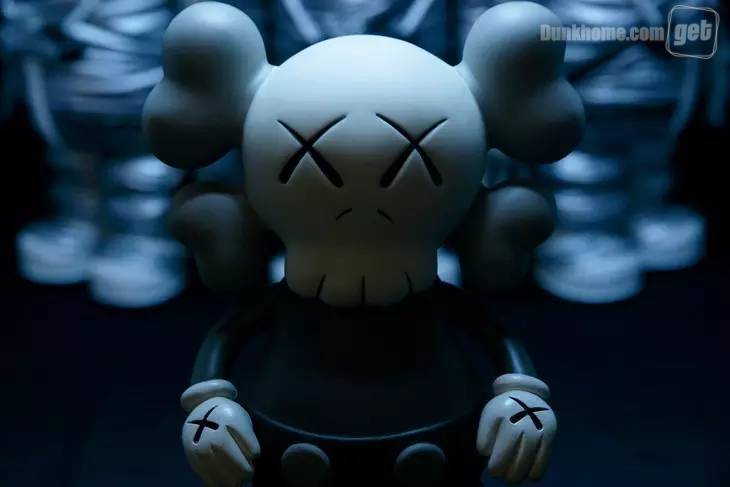 优衣库什么时候才会上kaws,kaws优衣库有人穿吗