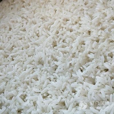 土锅煲仔饭教学,土锅煲仔饭的做法大全