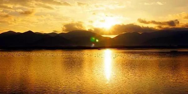 山清水秀泸沽湖,泸沽湖水天一色皆风景