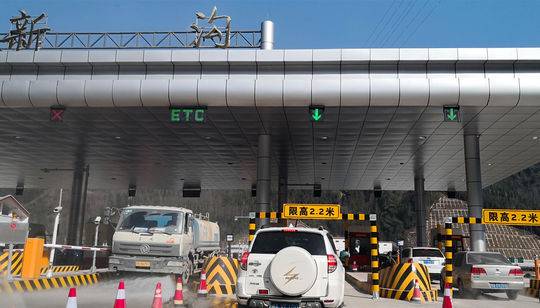 走雅康高速去康定不经过折多山吗,雅康高速喇叭河实时路况