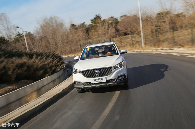 爱卡suv,名爵zs2020款1.5l是三缸还是四缸