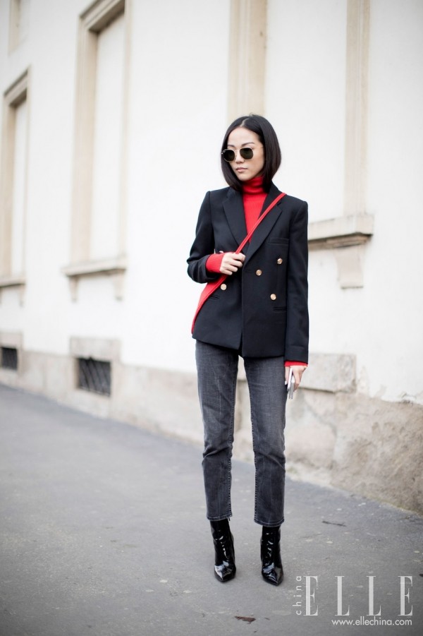 冬天加厚黑色牛仔裤,女生冬天穿黑色牛仔裤配过膝靴