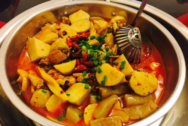 成都绝城芋儿鸡总店,芋儿鸡成都品尝