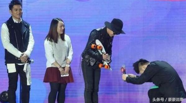 明星见到偶像的反应王一博,易烊千玺胡歌讲话