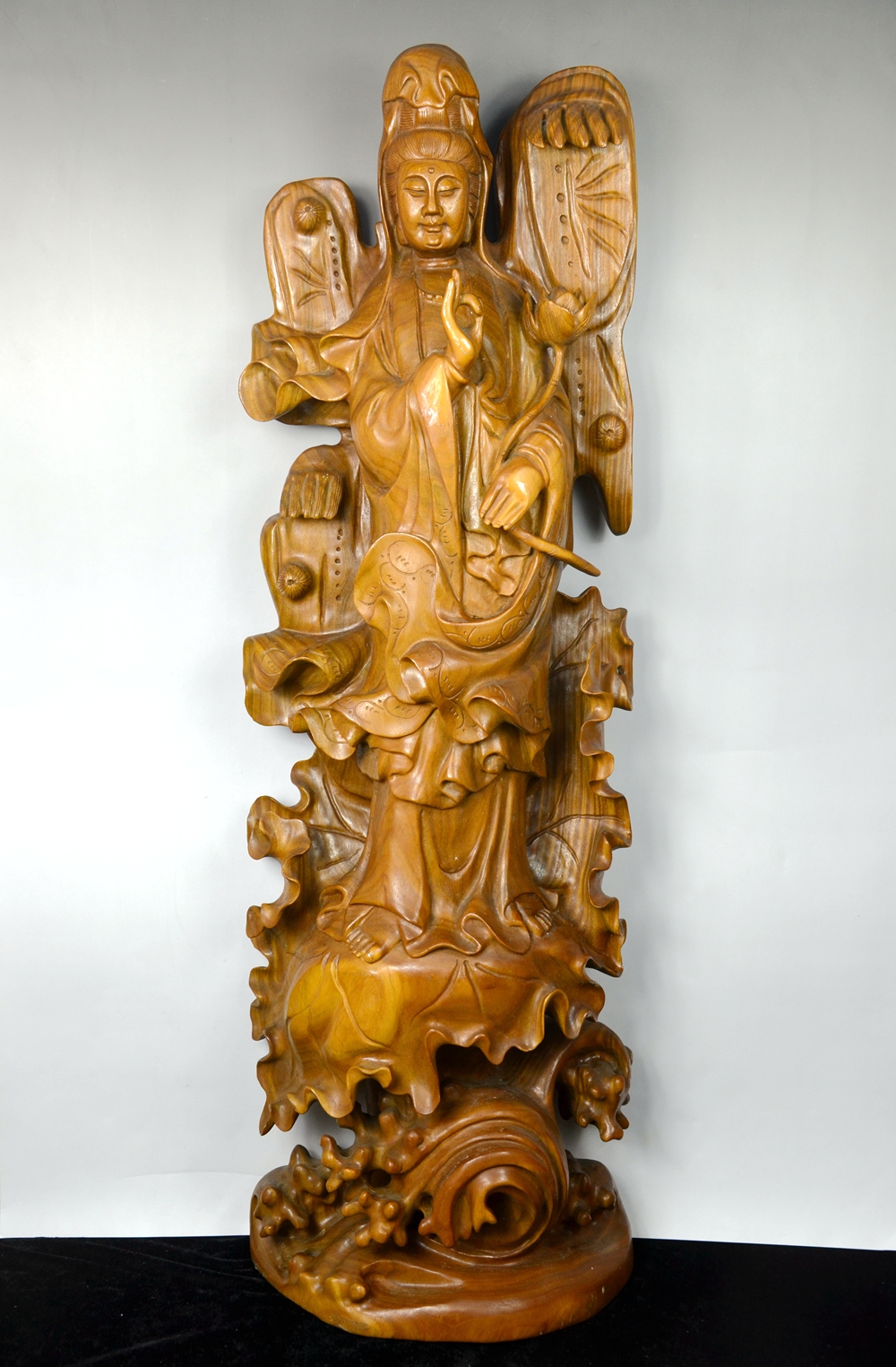 檀木雕刻手把件,檀木雕刻财神