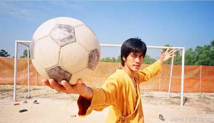 少林足球为什么星爷先觉醒,星爷巅峰之作是少林足球吗
