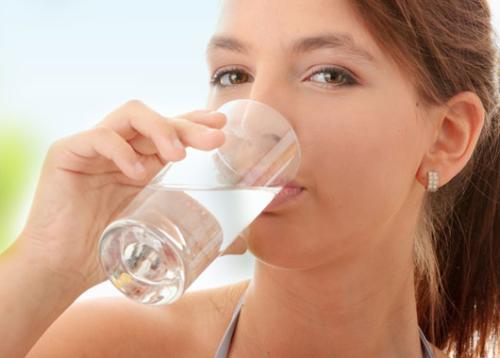 孕期牙疼不能吃药咋办,孕期牙痛可以用风油精擦痛处吗