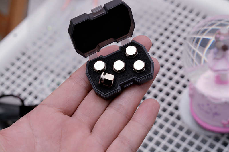 厉害了，鼠标也上“*火军**箱”，I-ROCKS锆Zr-60电竞鼠标开箱体验