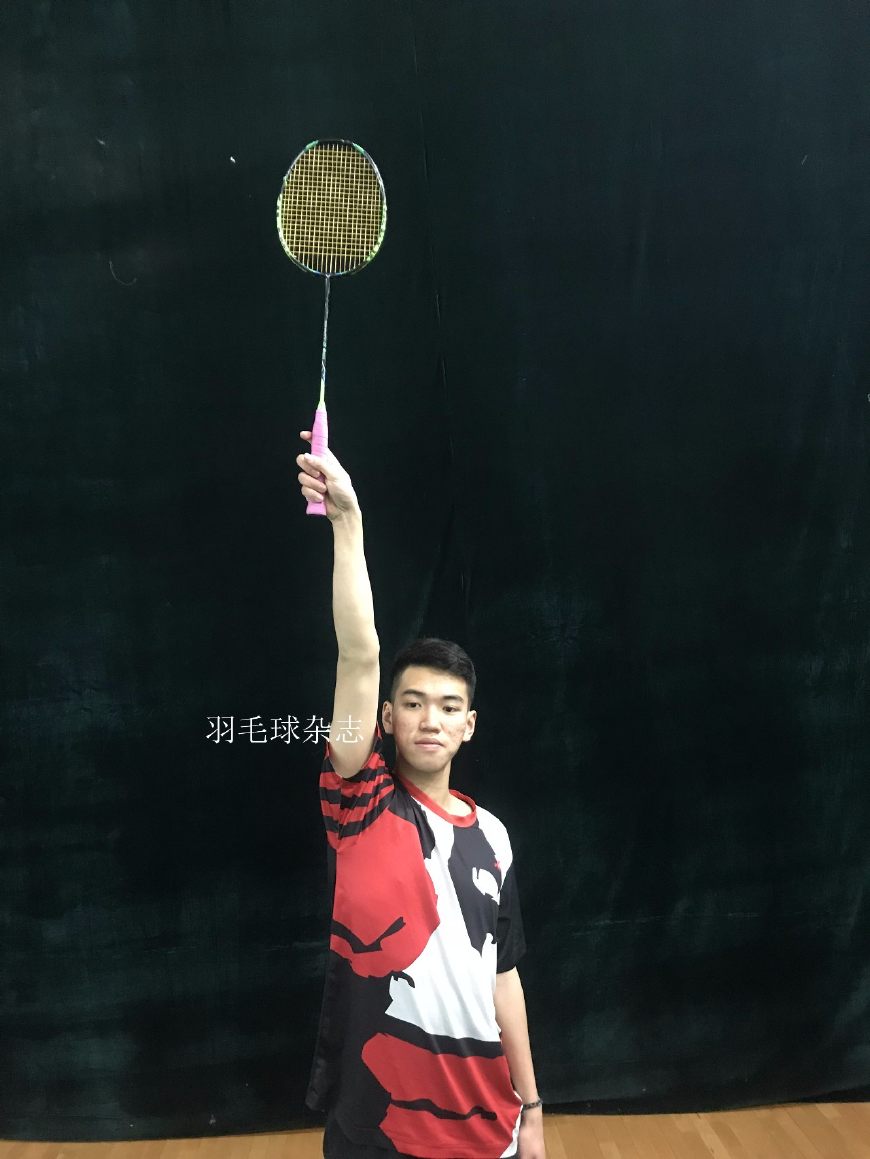 正确羽毛球拍球动作,适合打高远球的羽毛球拍