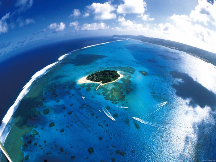 世界上最美神秘的岛屿,世界上最不可思议的十个岛屿