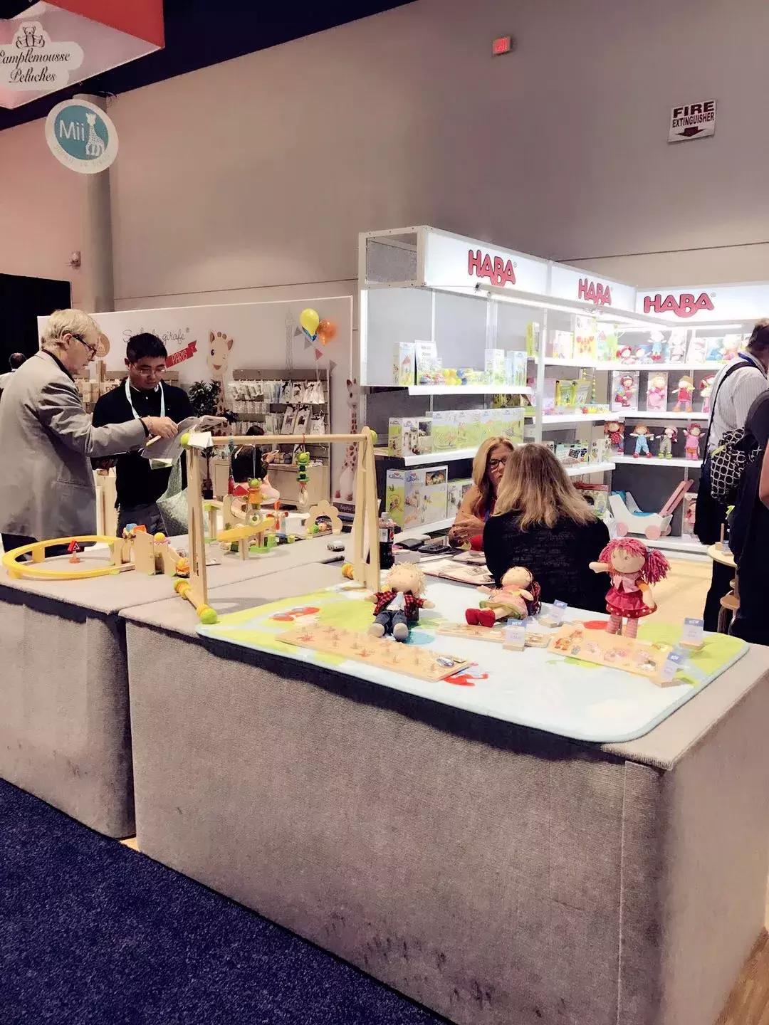 郑州耿直大妞美国开店，包下机舱，签了48个世界知名母婴品牌代理