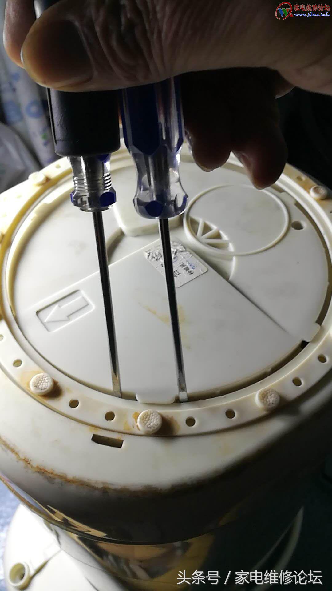 电热水壶不上水故障拆抽水泵,电热水瓶不出水如何维修