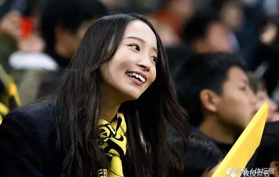 日本高中足球比赛观众超5万人,日本高中球赛