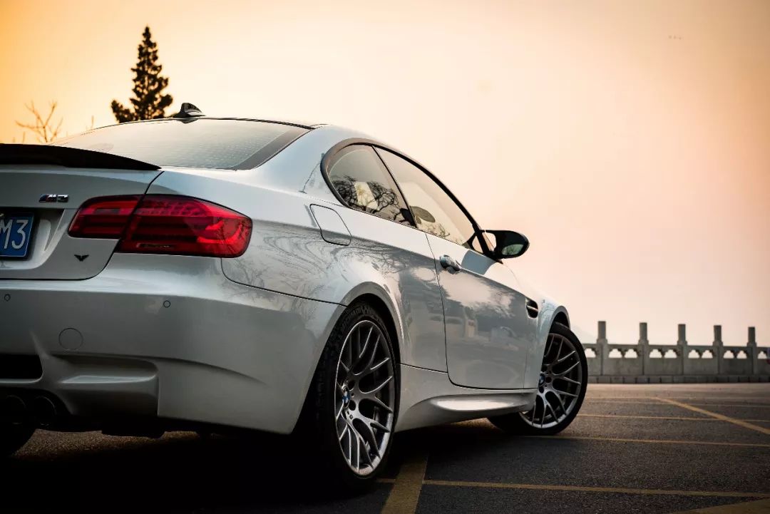 吱道不知道,v8绝唱宝马m3