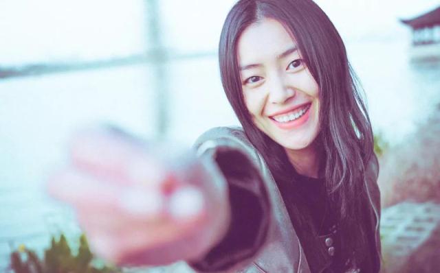 周冬雨单眼皮小眼睛怎么画眼妆,周冬雨同款眼妆教程