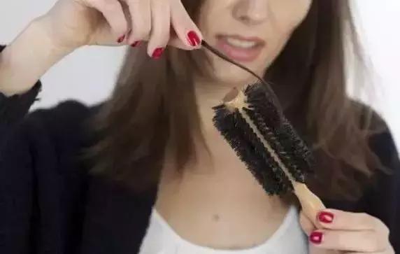 宝妈产后脱发严重怎么办,产后宝妈脱发掉发严重怎么办