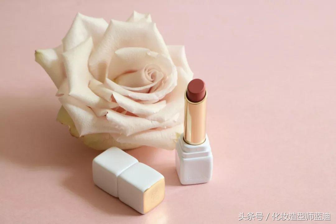 杨幂刘雯的口红色号是多少,刘雯同款心机唇妆