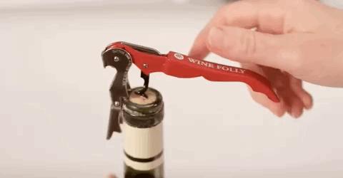 开一瓶有沉淀的葡萄酒,开一瓶葡萄酒