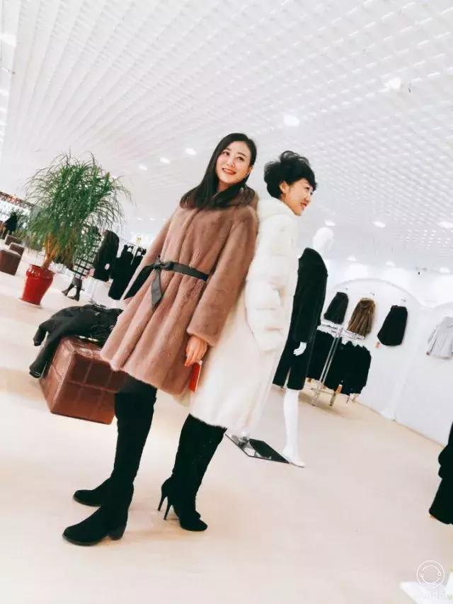 如何辨别皮草的真假,真假皮草的辨别方式