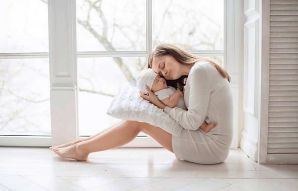 宝妈产后脱发严重怎么办,产后宝妈脱发掉发严重怎么办