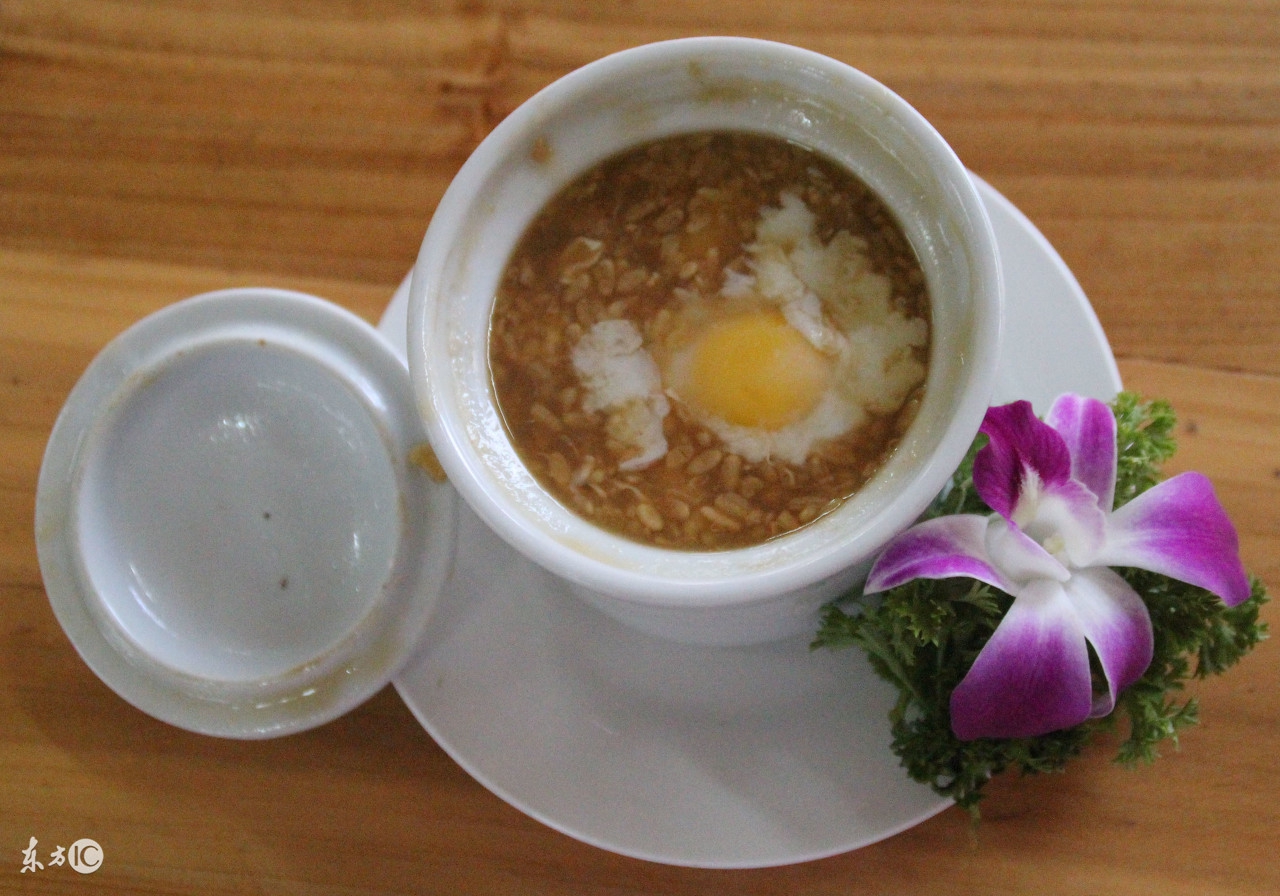 中国式坐月子的传统习俗,外网评中国式坐月子