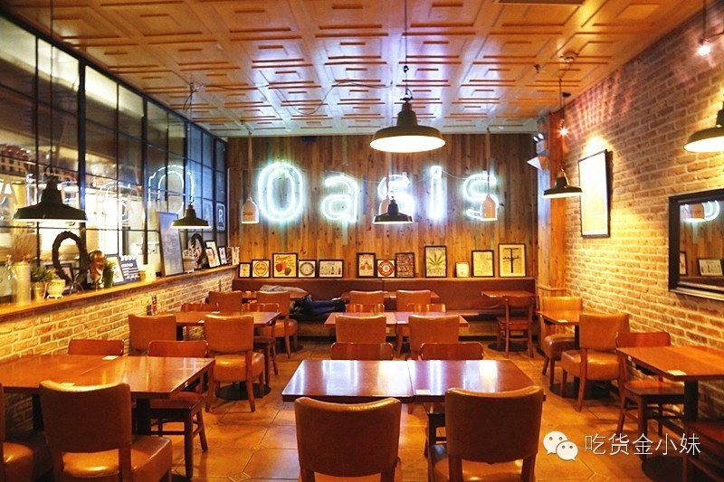 家附近居然藏着这么一家露天餐厅,市中隐藏的特色餐厅