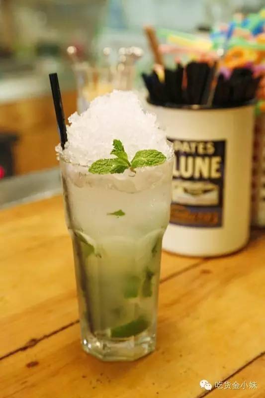 家附近居然藏着这么一家露天餐厅,市中隐藏的特色餐厅